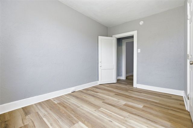 1320 Pioneer Ave, Brookline, PA 15226