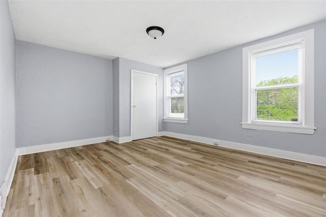 1320 Pioneer Ave, Brookline, PA 15226