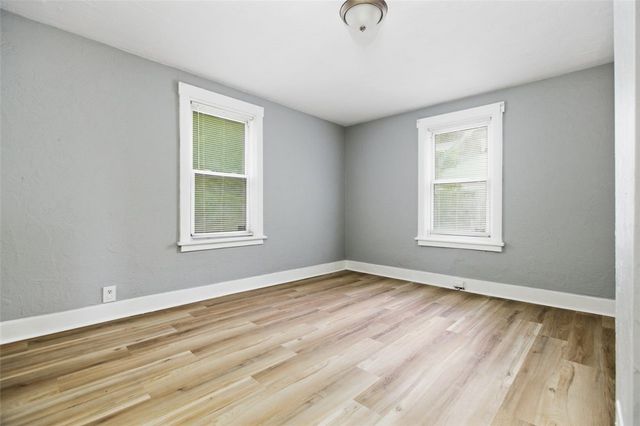 1320 Pioneer Ave, Brookline, PA 15226