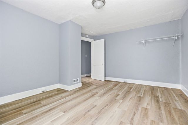 1320 Pioneer Ave, Brookline, PA 15226