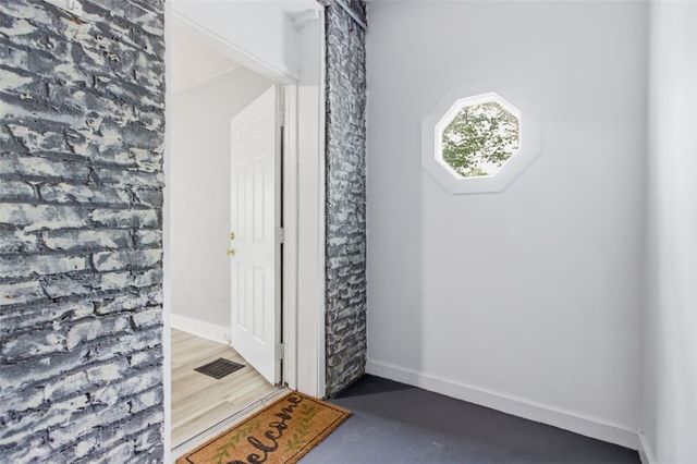 1320 Pioneer Ave, Brookline, PA 15226