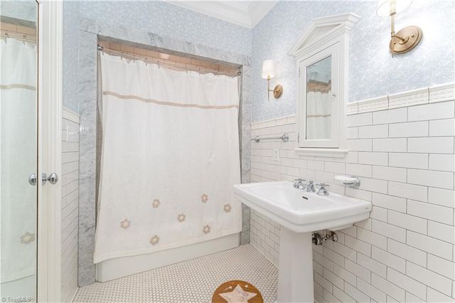 2307 Princess Ann Street, Greensboro, NC 27408