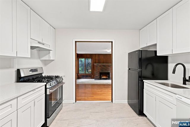 182 14th, Cresskill, NJ 07626