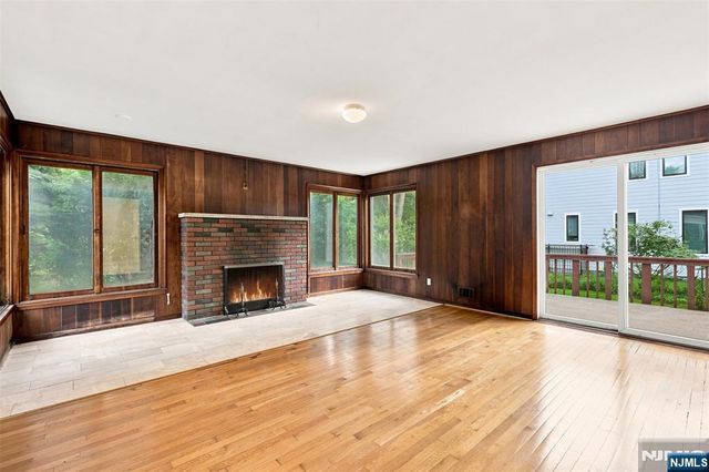 182 14th, Cresskill, NJ 07626