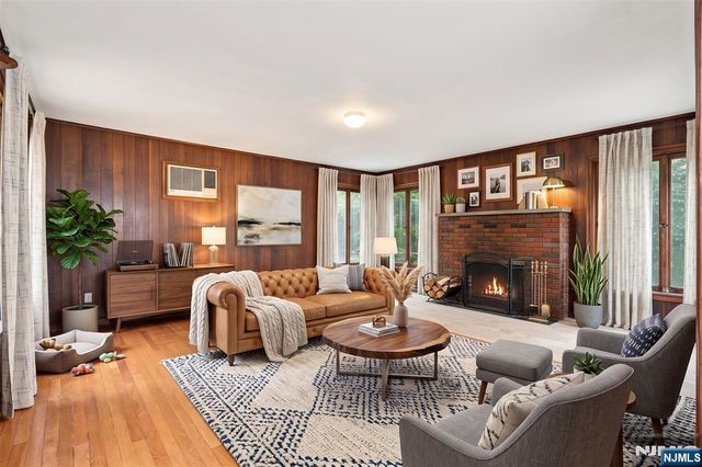 182 14th, Cresskill, NJ 07626
