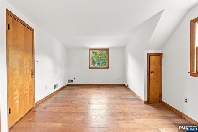182 14th, Cresskill, NJ 07626