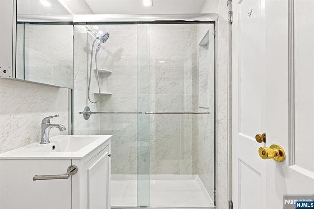 182 14th, Cresskill, NJ 07626