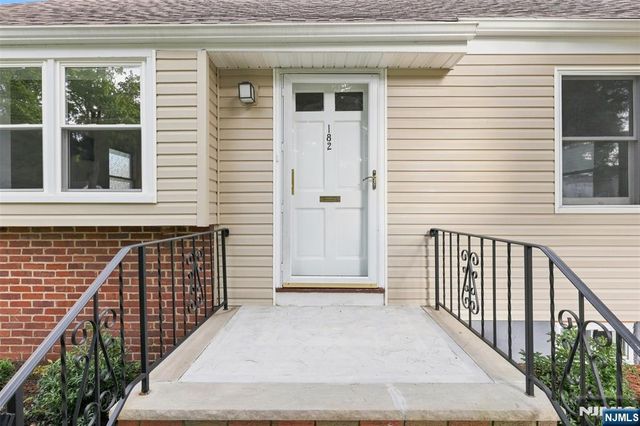 182 14th, Cresskill, NJ 07626