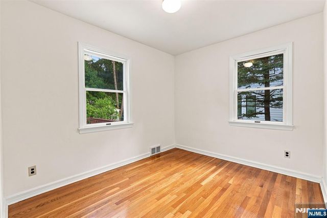 182 14th, Cresskill, NJ 07626