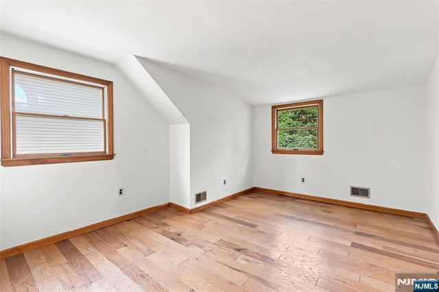 182 14th, Cresskill, NJ 07626