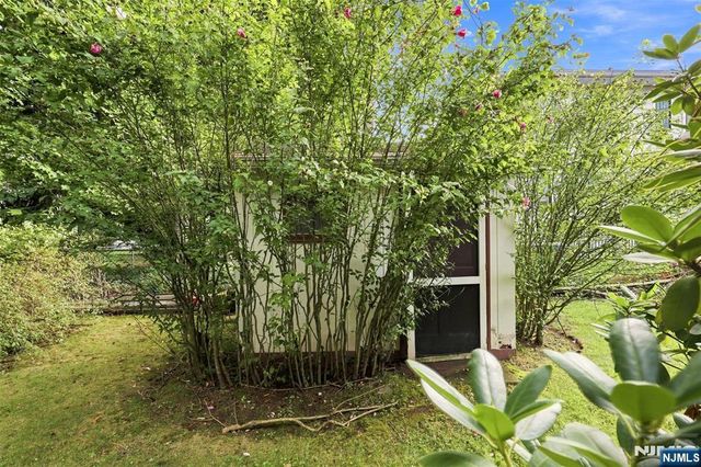 182 14th, Cresskill, NJ 07626