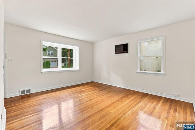 182 14th, Cresskill, NJ 07626