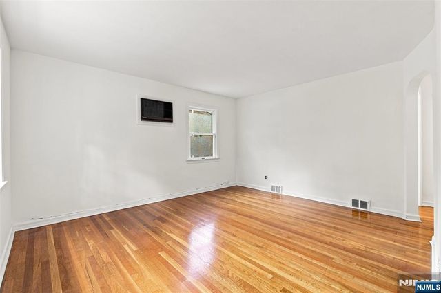 182 14th, Cresskill, NJ 07626