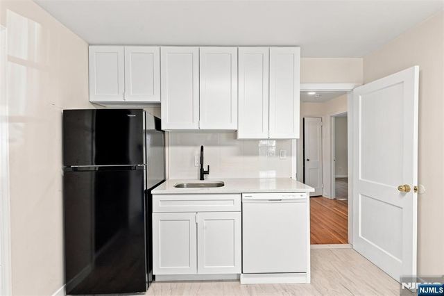 182 14th, Cresskill, NJ 07626