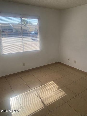 420 E DUNBAR Drive, Tempe, AZ 85282