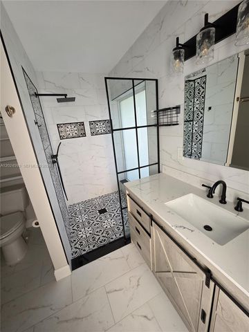 9090 NW 11th Ct, Plantation, FL 33322