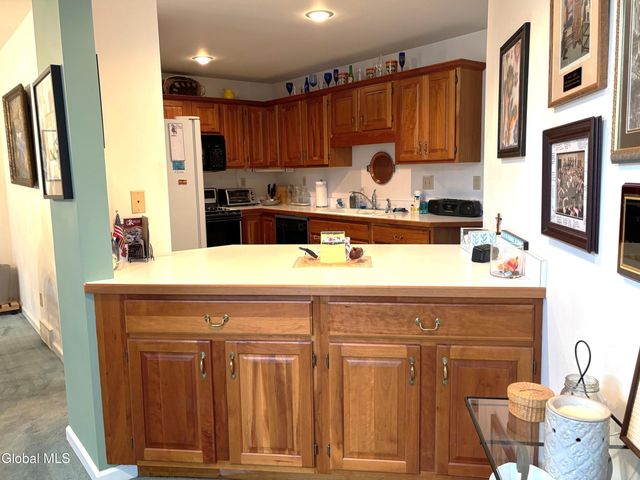 16 Pepper Lane, Greenfield, NY 12866