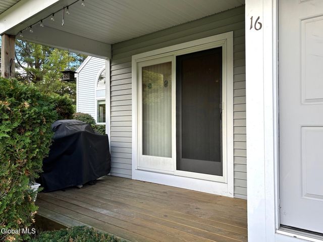 16 Pepper Lane, Greenfield, NY 12866