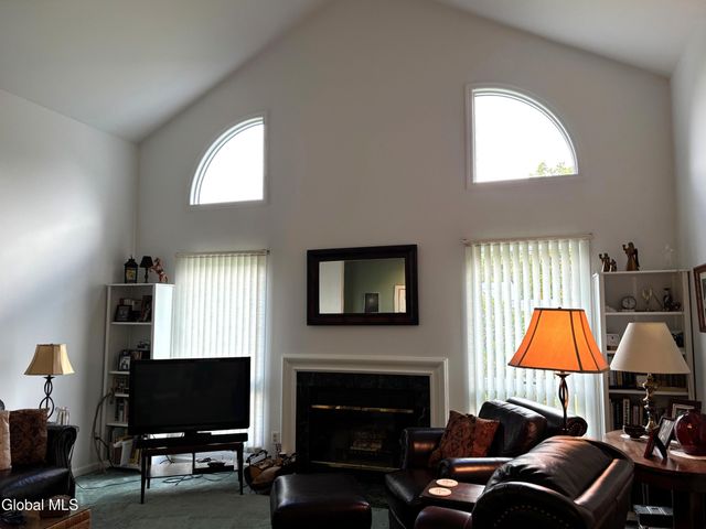 16 Pepper Lane, Greenfield, NY 12866