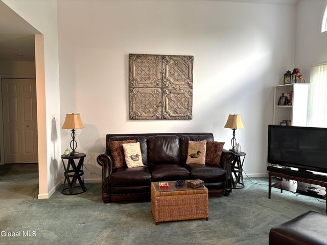 16 Pepper Lane, Greenfield, NY 12866