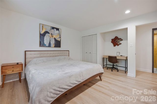1800 Chestnut Lane, Matthews, NC 28104