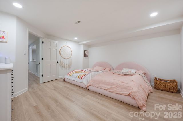 1800 Chestnut Lane, Matthews, NC 28104