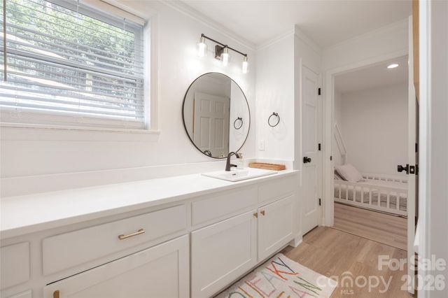 1800 Chestnut Lane, Matthews, NC 28104