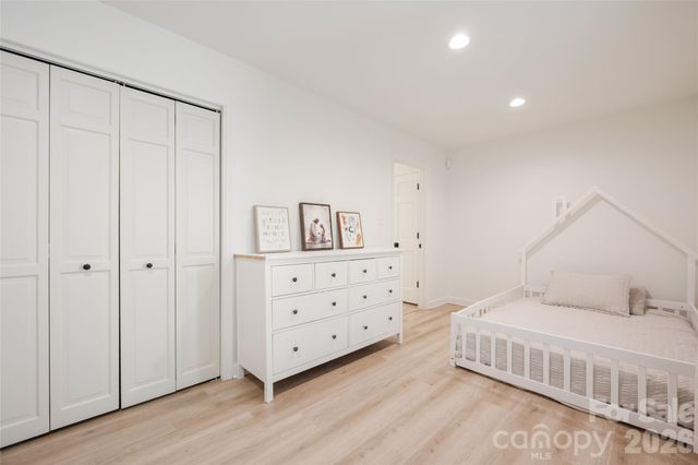 1800 Chestnut Lane, Matthews, NC 28104