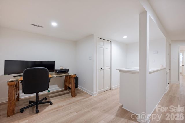 1800 Chestnut Lane, Matthews, NC 28104