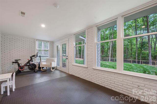 1800 Chestnut Lane, Matthews, NC 28104