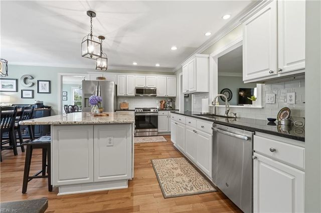 505 Shadow Brooke DR, Chesapeake, VA 23320
