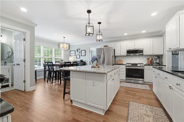 505 Shadow Brooke DR, Chesapeake, VA 23320