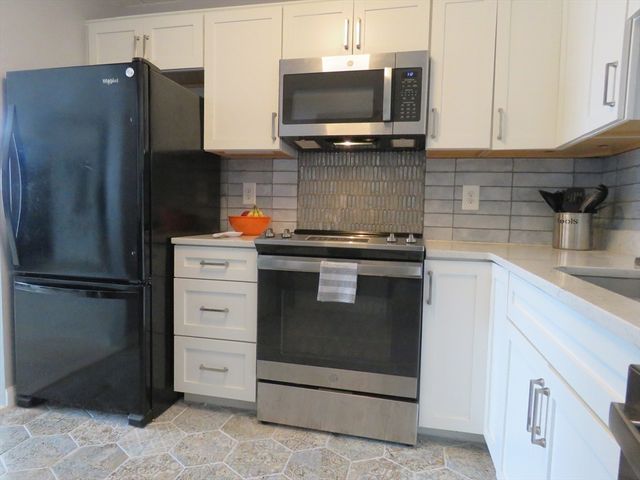 200 Cove Way 612, Quincy, MA 02169