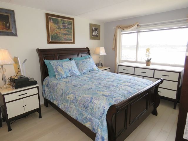200 Cove Way 612, Quincy, MA 02169