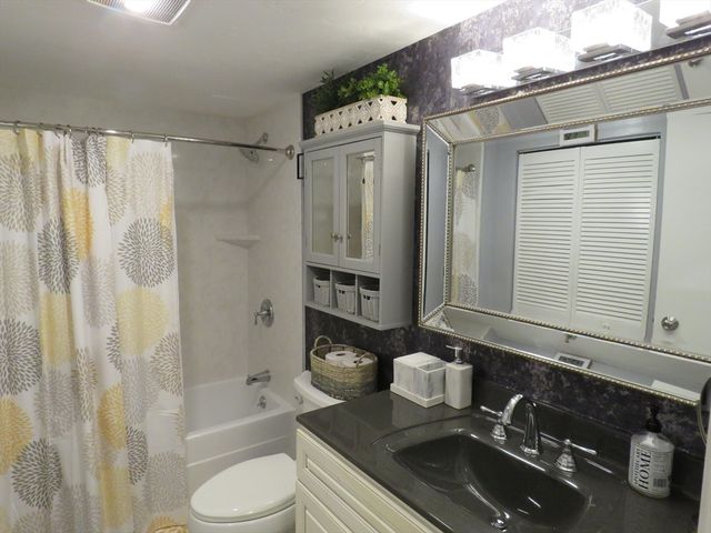 200 Cove Way 612, Quincy, MA 02169