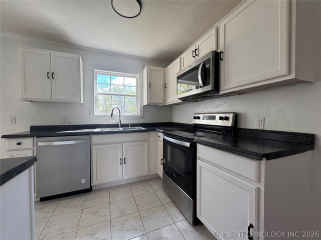 1313 N Irvington Avenue, Tulsa, OK 74115