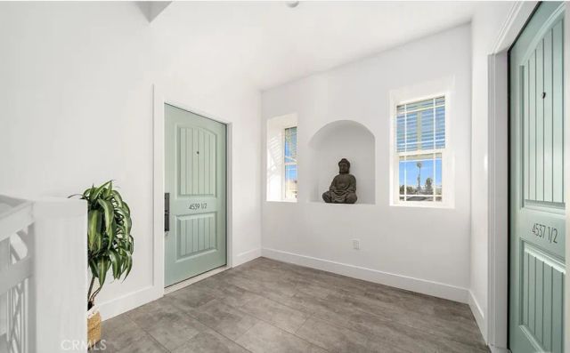 4539 St Elmo Drive, Los Angeles, CA 90019