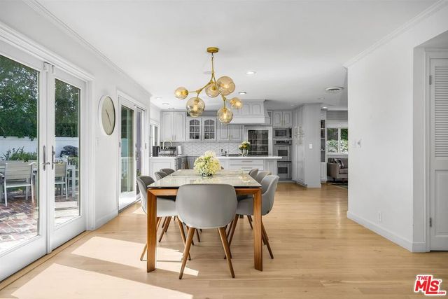 2324 Banyan Drive, Los Angeles, CA 90049