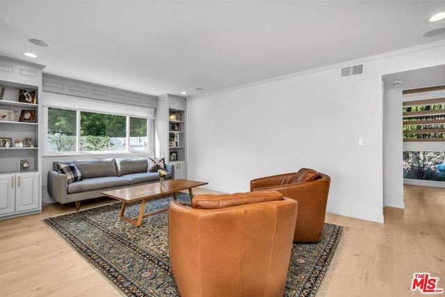 2324 Banyan Drive, Los Angeles, CA 90049