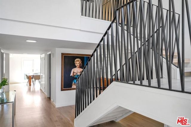 2324 Banyan Drive, Los Angeles, CA 90049