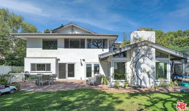 2324 Banyan Drive, Los Angeles, CA 90049
