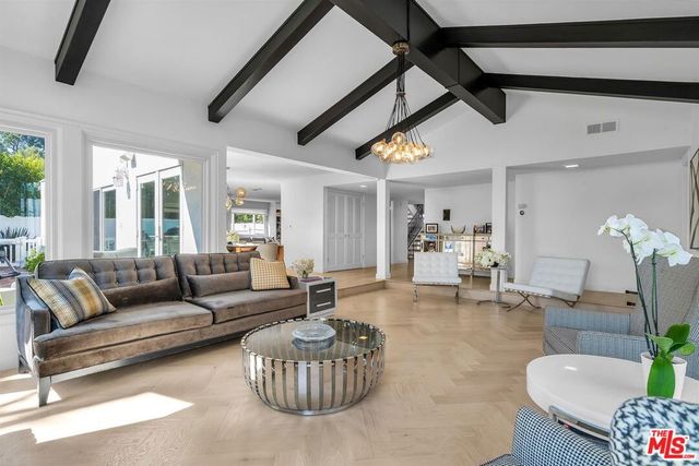 2324 Banyan Drive, Los Angeles, CA 90049