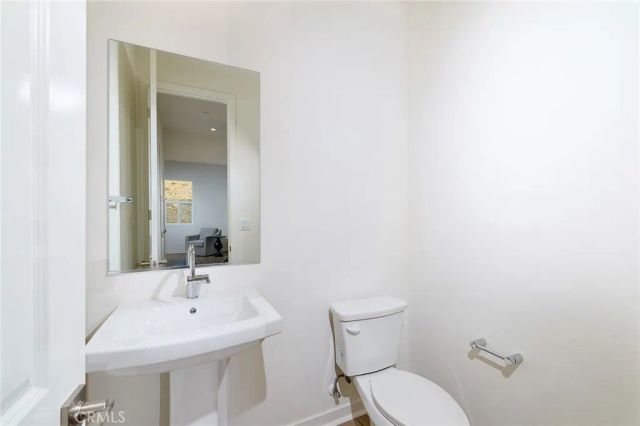 15926 Conservatory Drive, Fontana, CA 92336