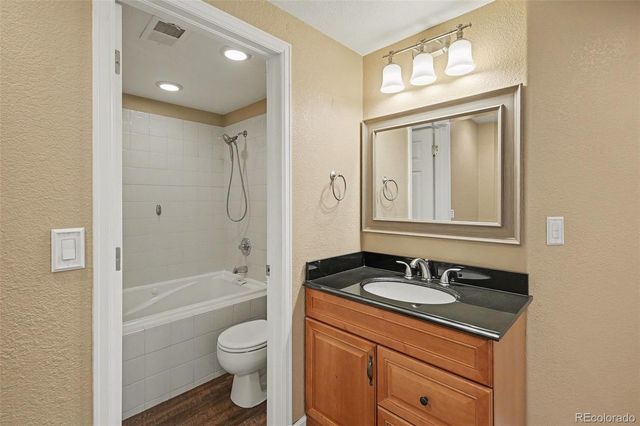 7548 S Quatar Way, Aurora, CO 80016