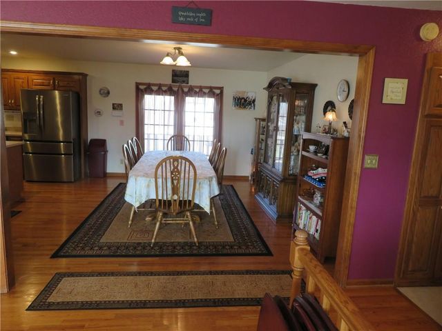 302 W Cynthia Street, Mclouth, KS 66054