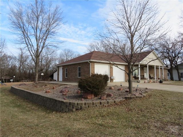 302 W Cynthia Street, Mclouth, KS 66054