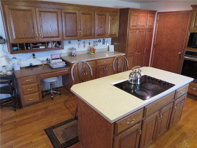 302 W Cynthia Street, Mclouth, KS 66054