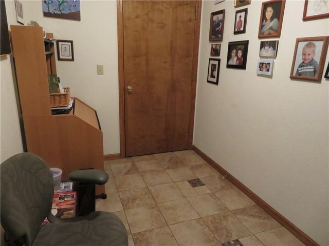 302 W Cynthia Street, Mclouth, KS 66054