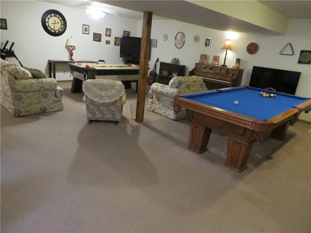 302 W Cynthia Street, Mclouth, KS 66054