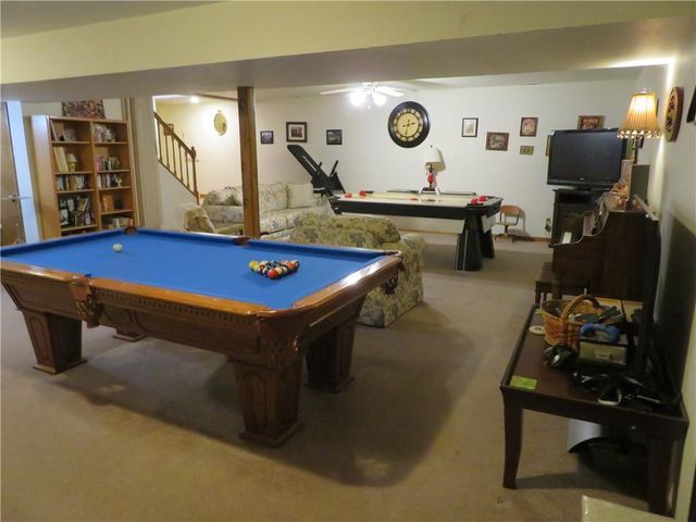 302 W Cynthia Street, Mclouth, KS 66054